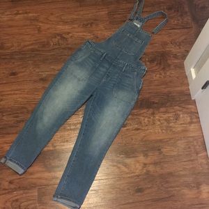 Old Navy Size 8 Overall